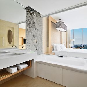 Club Twin Room City View & Lounge Access